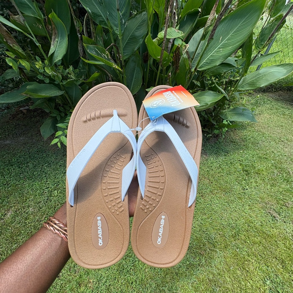 Okabashi White and Tan Sandals